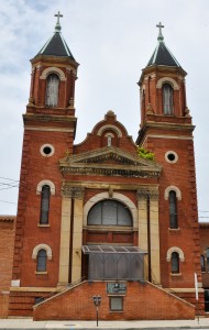 Cleveland, Ohio:  Euclid Avenue abandoned church  5/22/11